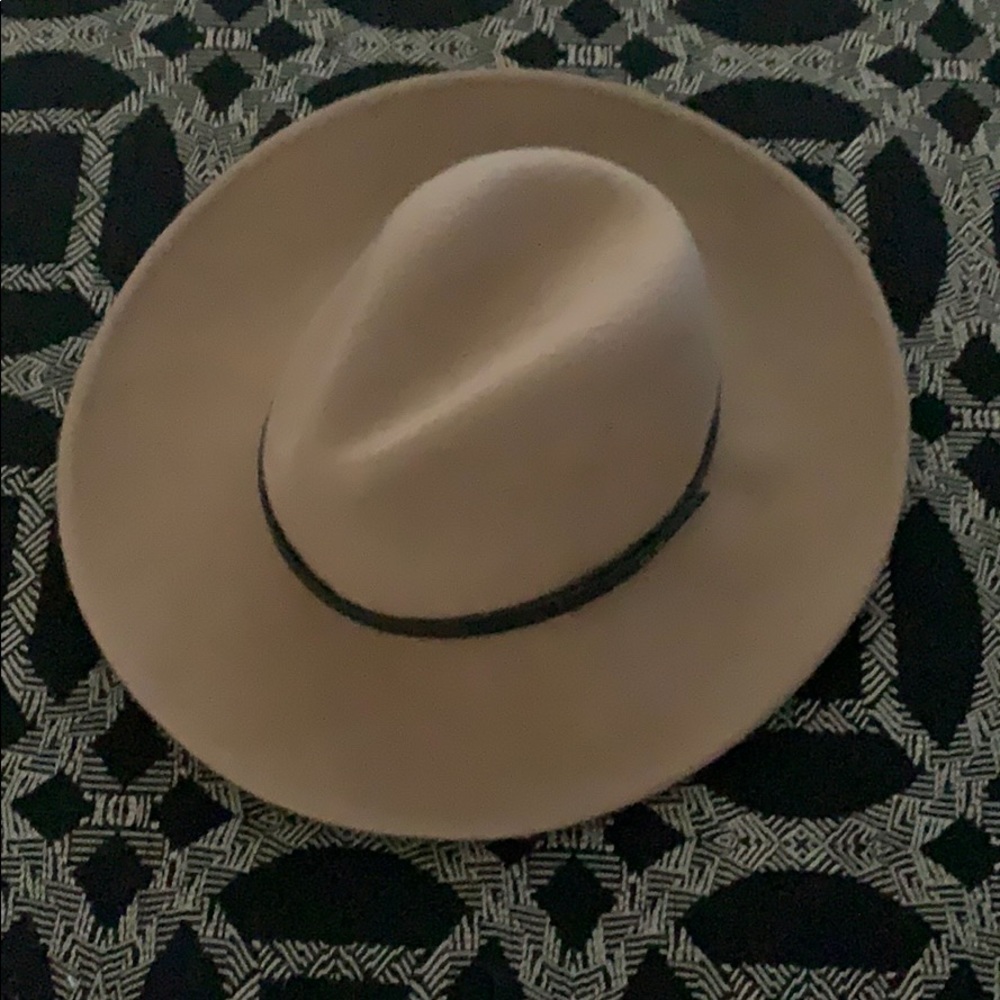 Chico’s Tan Felt Fedora Hat